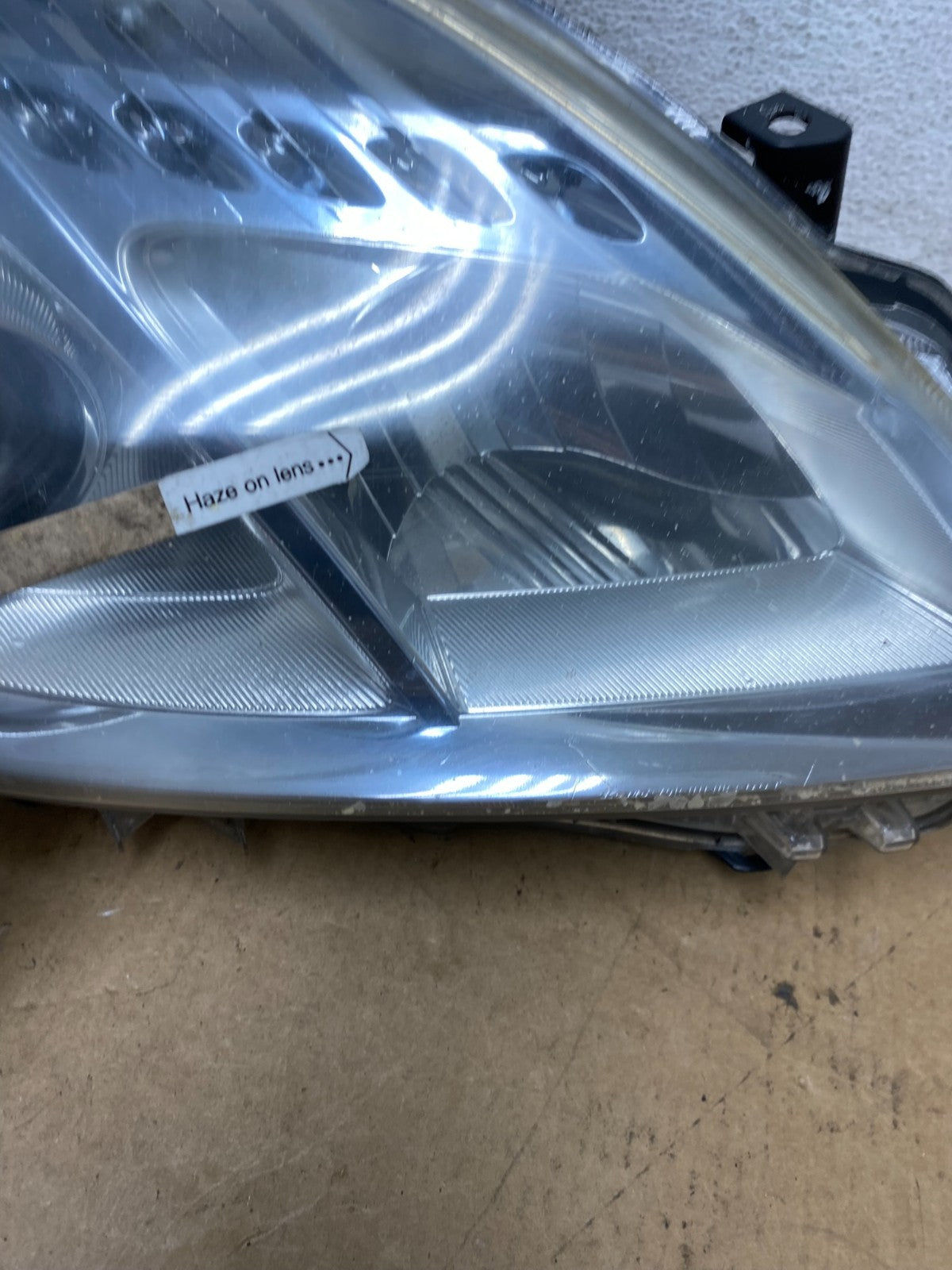 2010 - 2011 Toyota Prius Right Passenger Rh Blue Halogen Headlight AE3054 DW4