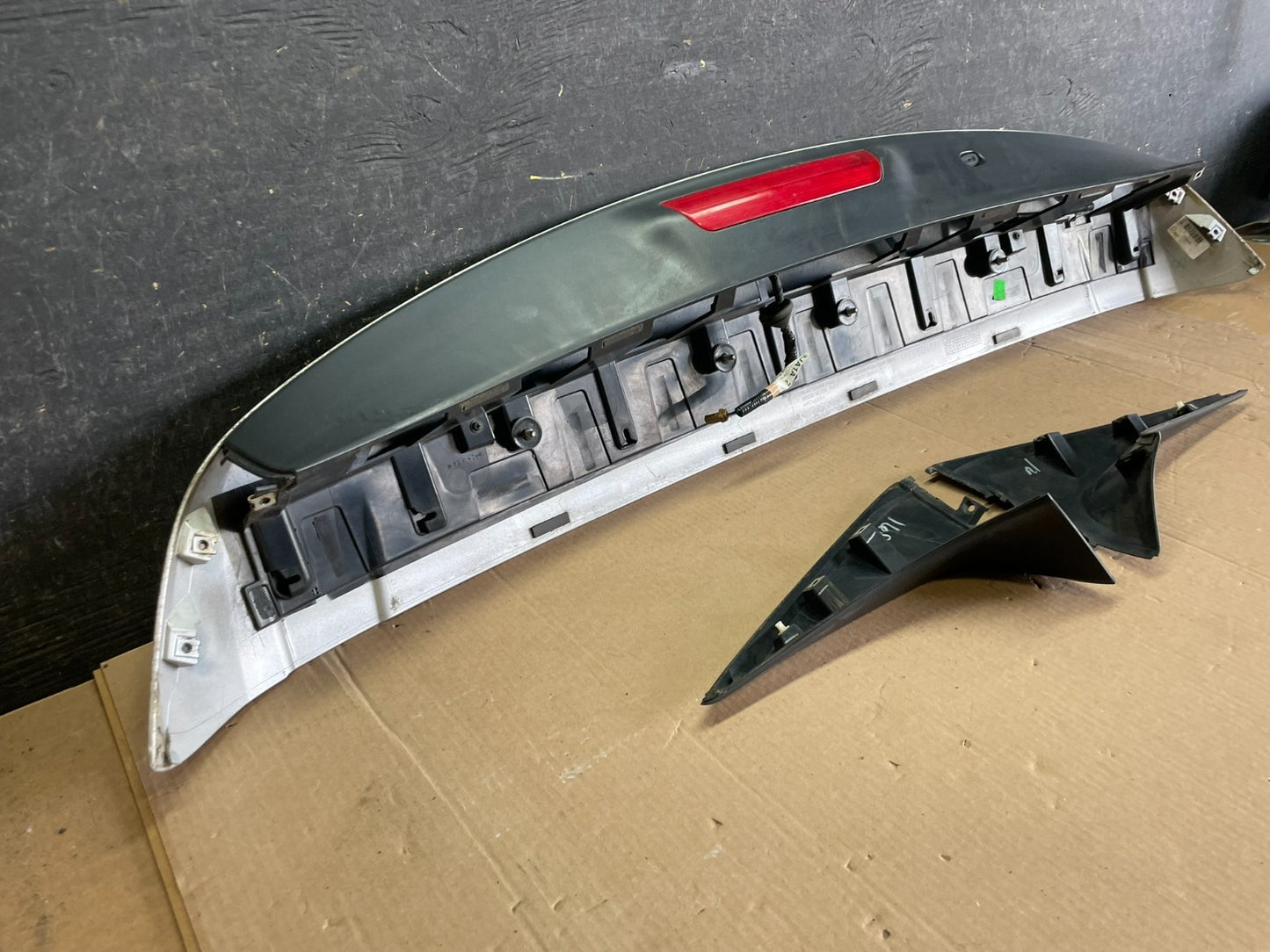 2013-2020 Nissan Pathfinder Rear Spoiler Wing Oem z8315 DG11