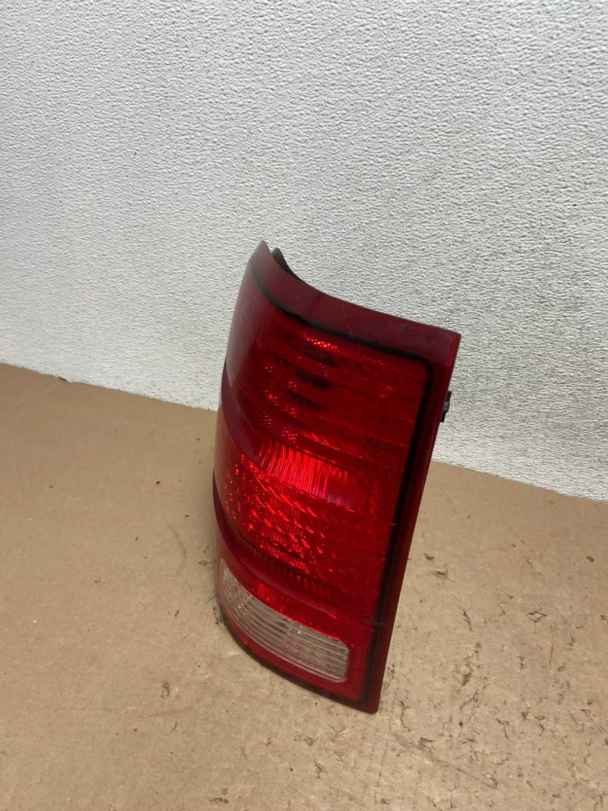 2002 to 2005 Ford Explorer Left Driver Lh Side Tail light AG4470 LK1