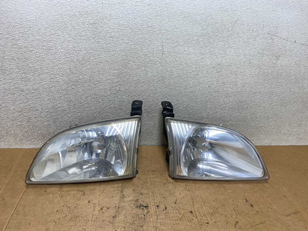 2001 2002 2003 Toyota Sienna Left+Right Side Set Headlights Halogen T3367 DW0