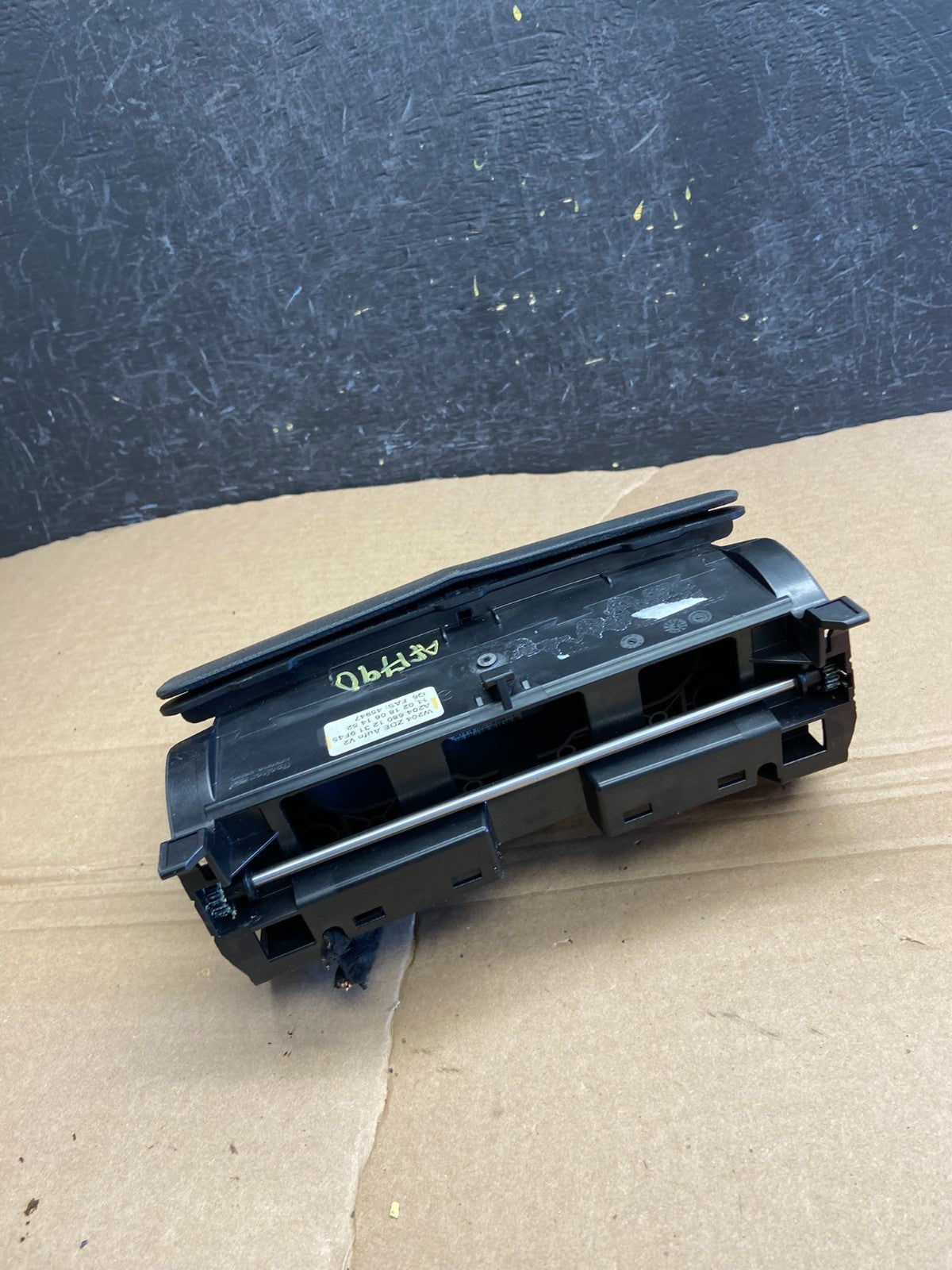 2008-2011 Mercedes W204 C300 Navigation Display Screen Monitor w/Cover af1790 DG4