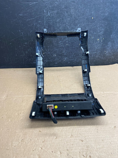 2011 to 2013 Kia Sorento Center Radio Climate Control Clock Trim af2525 DG4