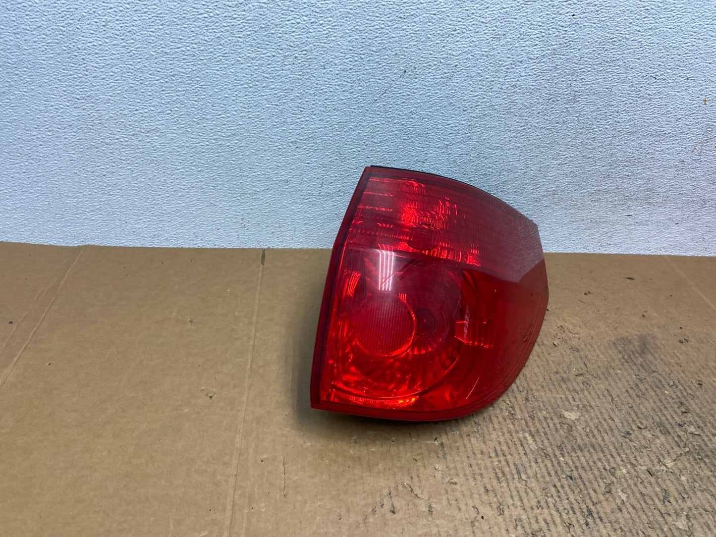 2006 - 2010 Toyota Sienna Right Passenger Side Tail Light AE2620 LK2
