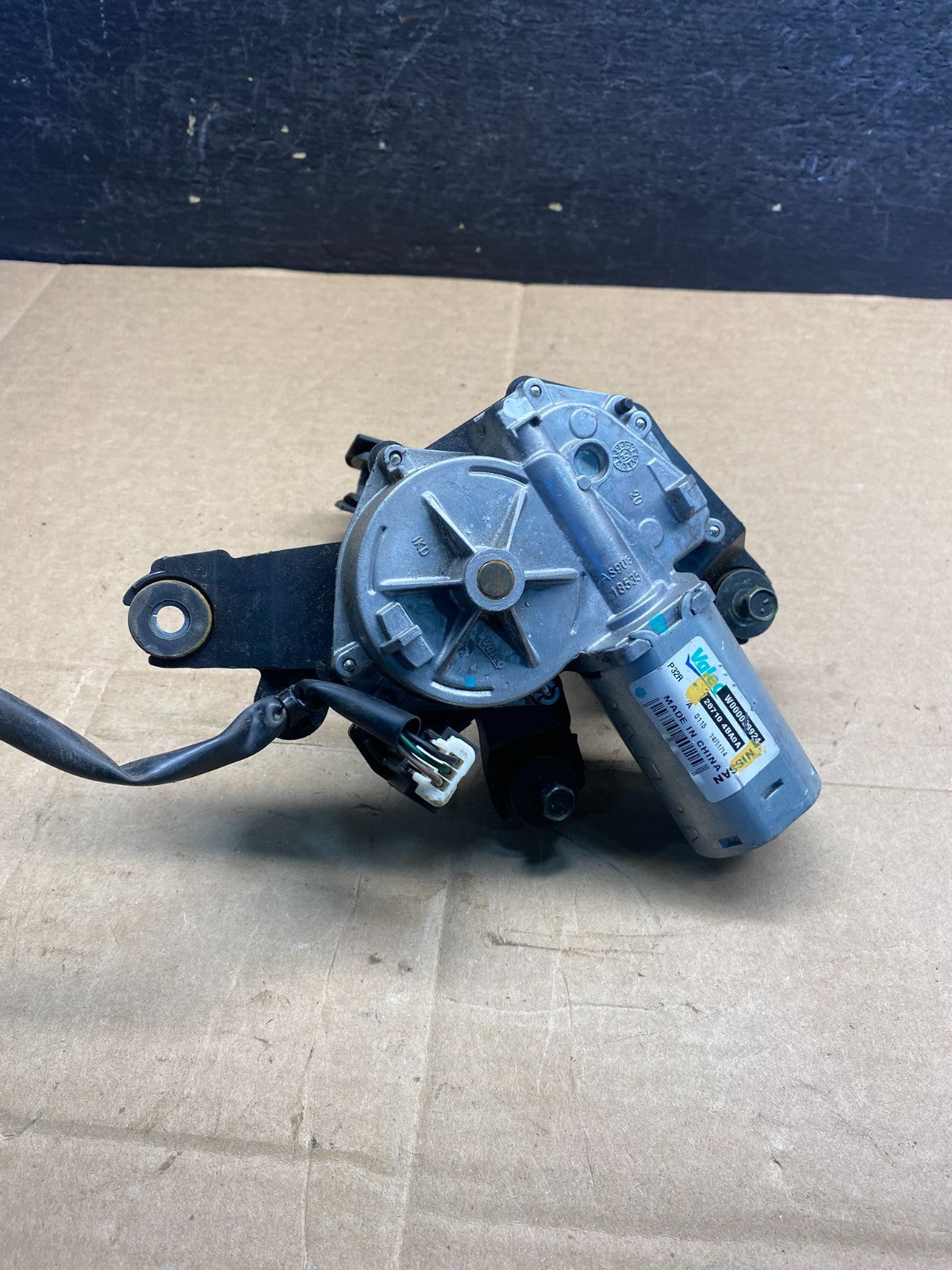 2017 to 2021 Nissan Rogue Rear Windshield Wiper Motor AE8235 DG4