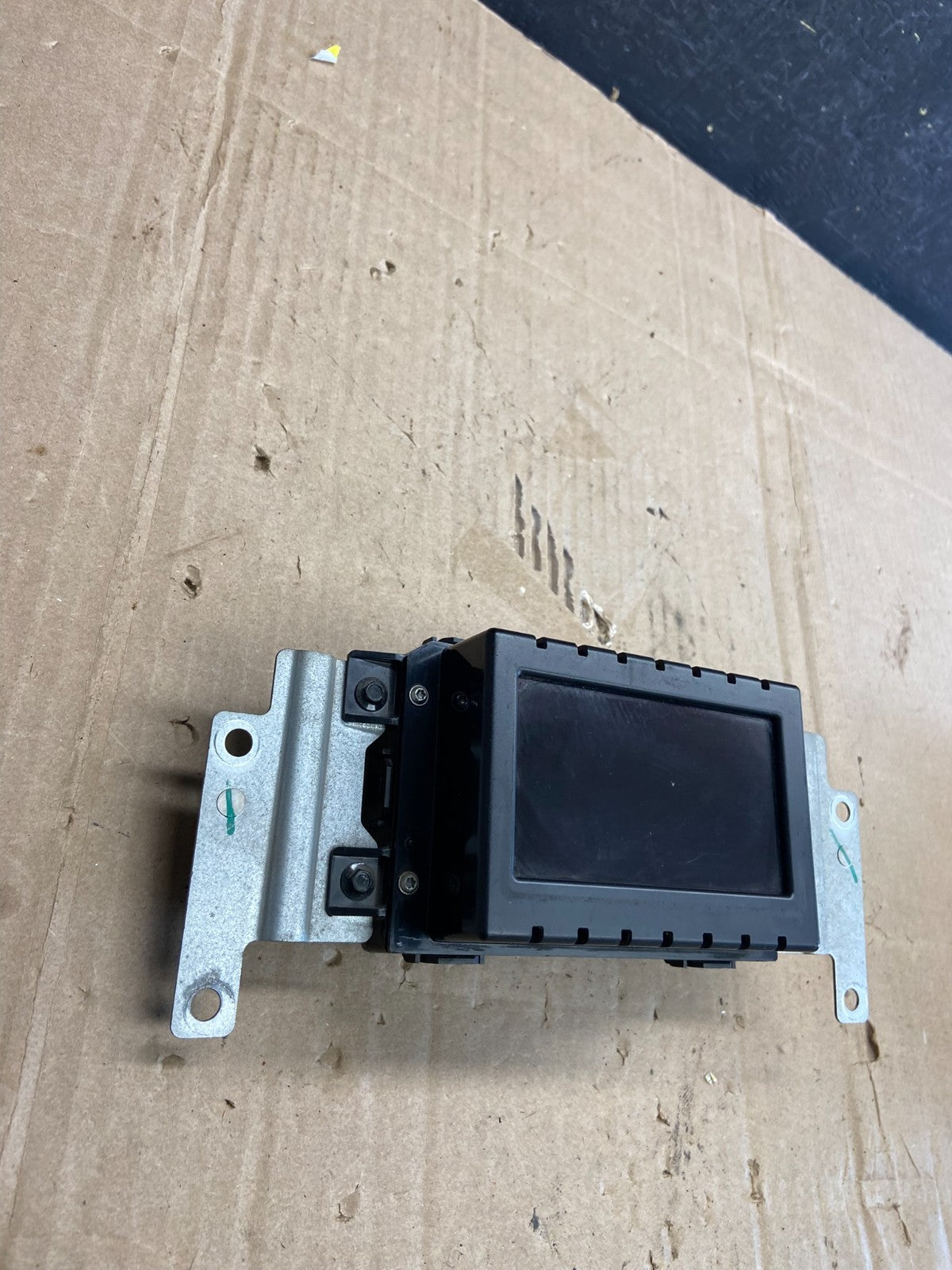 2012 to 2014 Ford Explorer Radio Information Display Screen AD7239 DG1