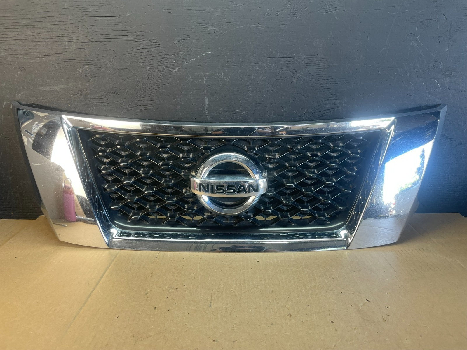 2013 - 2016 Nissan Pathfinder Front Upper Chrome Grill Grille AD5708 DW0