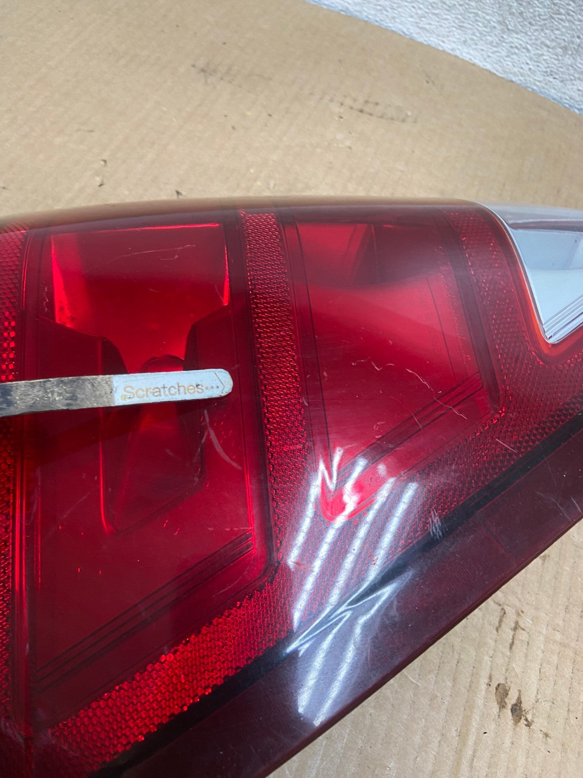 2005 to 2006 Jeep Grand Cherokee Left Driver Side Lh Tail Light AI6944 LK3