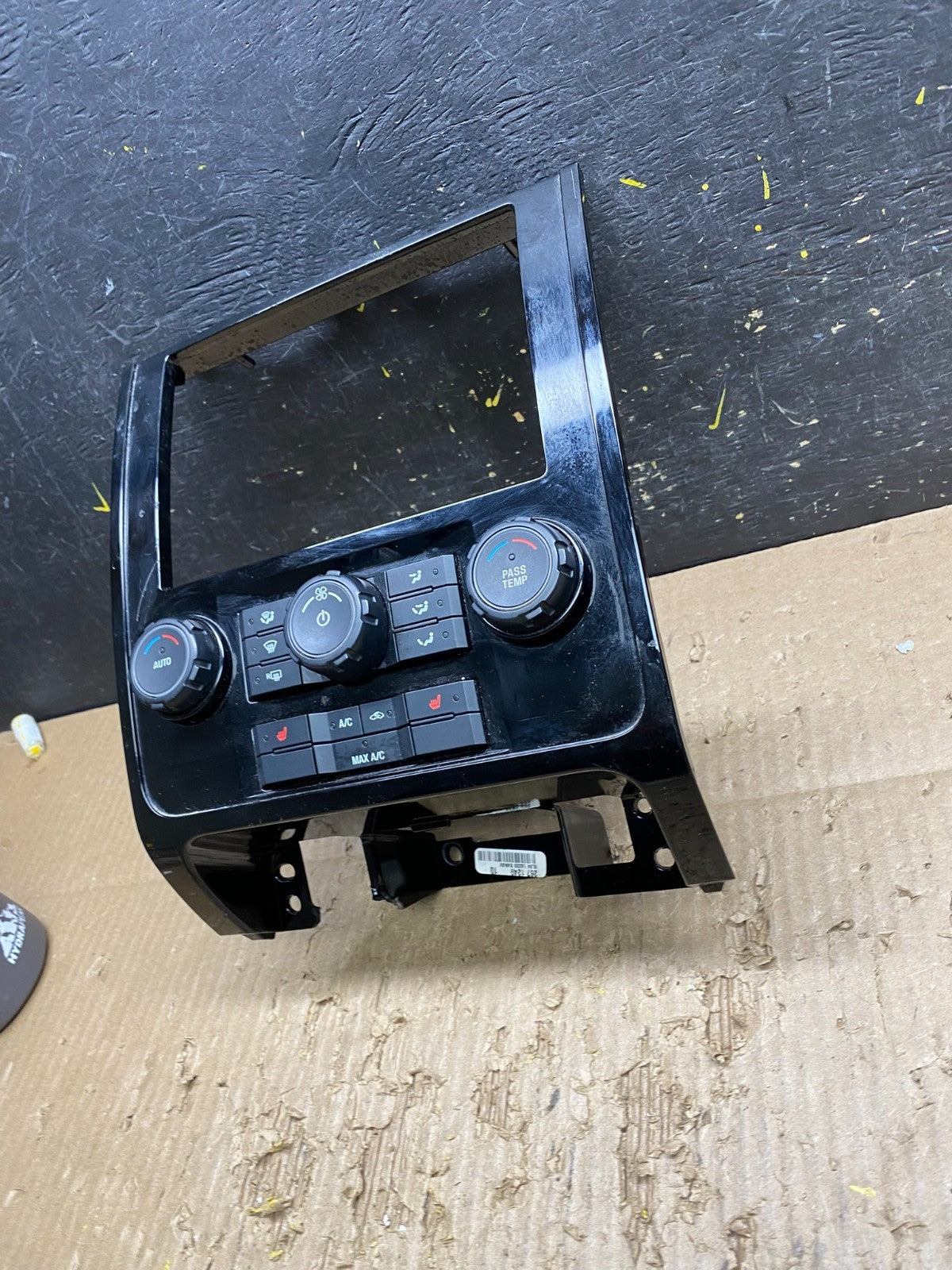 2010 to 2012 Ford Escape Ac Heater Climate Control Radio Bezel Trim Oem V7439 DG1