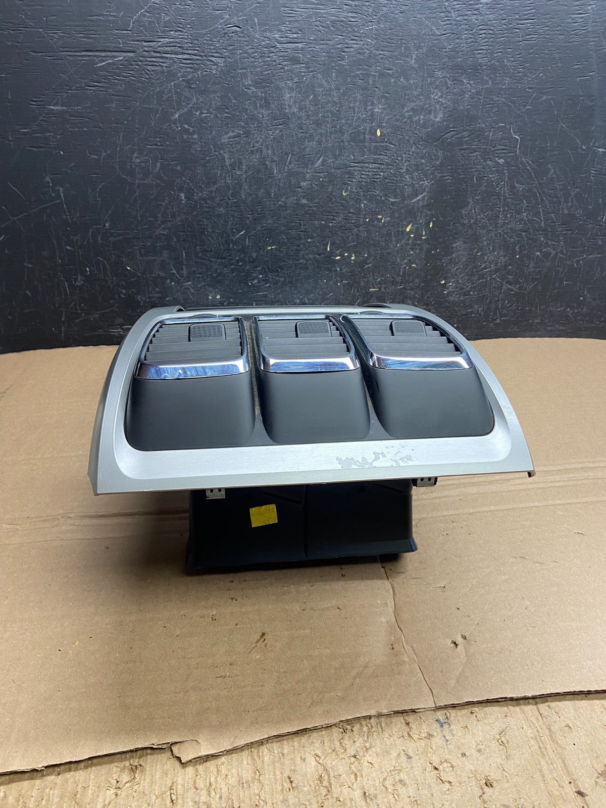 2007 - 2012 GMC Acadia A/C Heater Climate Control Radio Panel Bezel OE AF1843 DG3