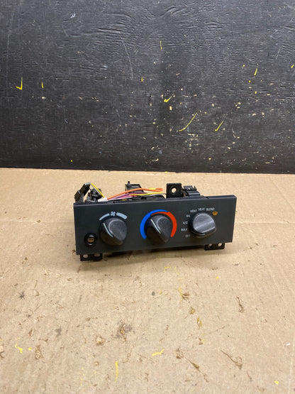 1996 to 1999 Chevrolet Silverado HVAC Heater Climate Control Module U4882 DG0