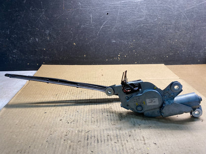2004 to 2010 BMW X3 E83 Rear Windshield Wiper Motor OEM Z4742  DG5