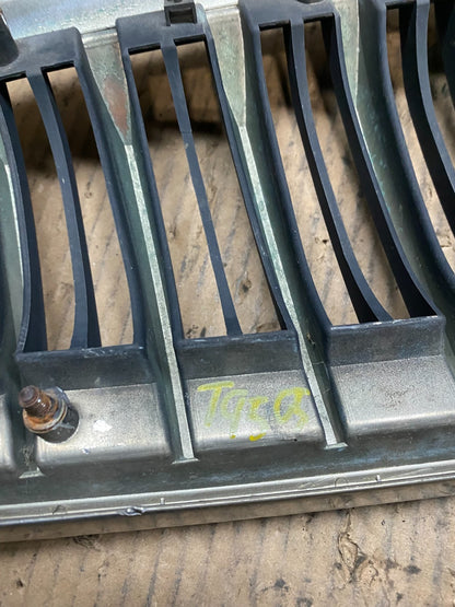 2001 to 2005 Hyundai Sonata Front Upper Grille Grill Bumper T9505 DG8