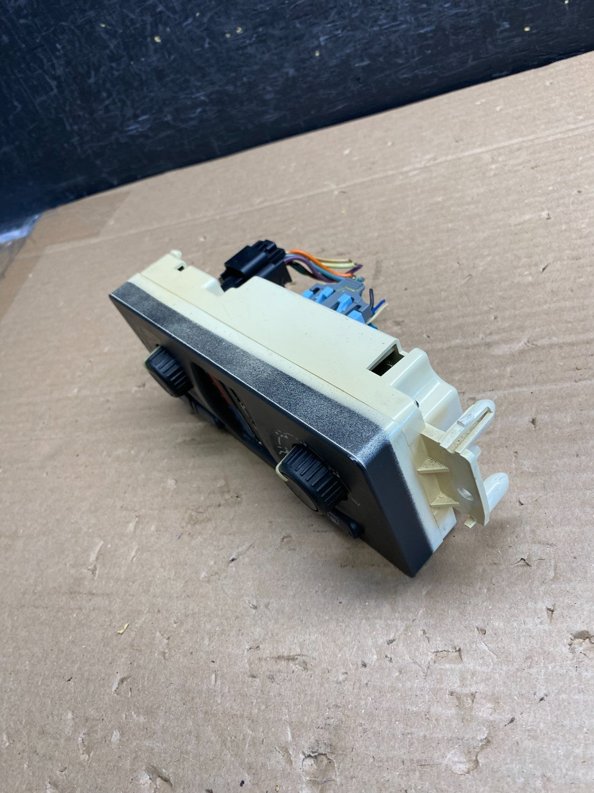 2003 to 2006 Chevrolet Silverado HVAC Heater Climate Control Module AG5242 DG2
