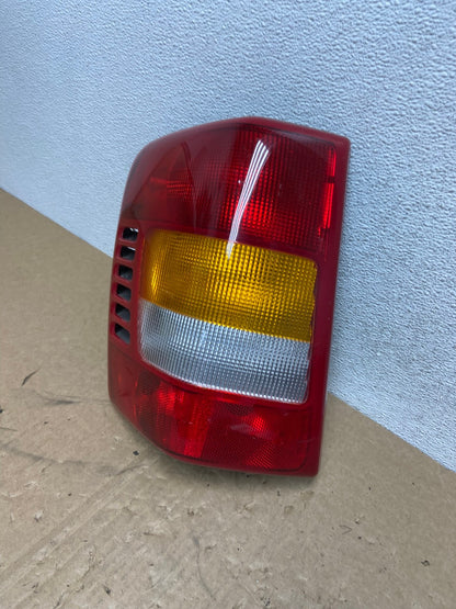 1999 - 2004 Jeep Grand Cherokee WJ Left Driver Lh Tail Light AG0569 LK1