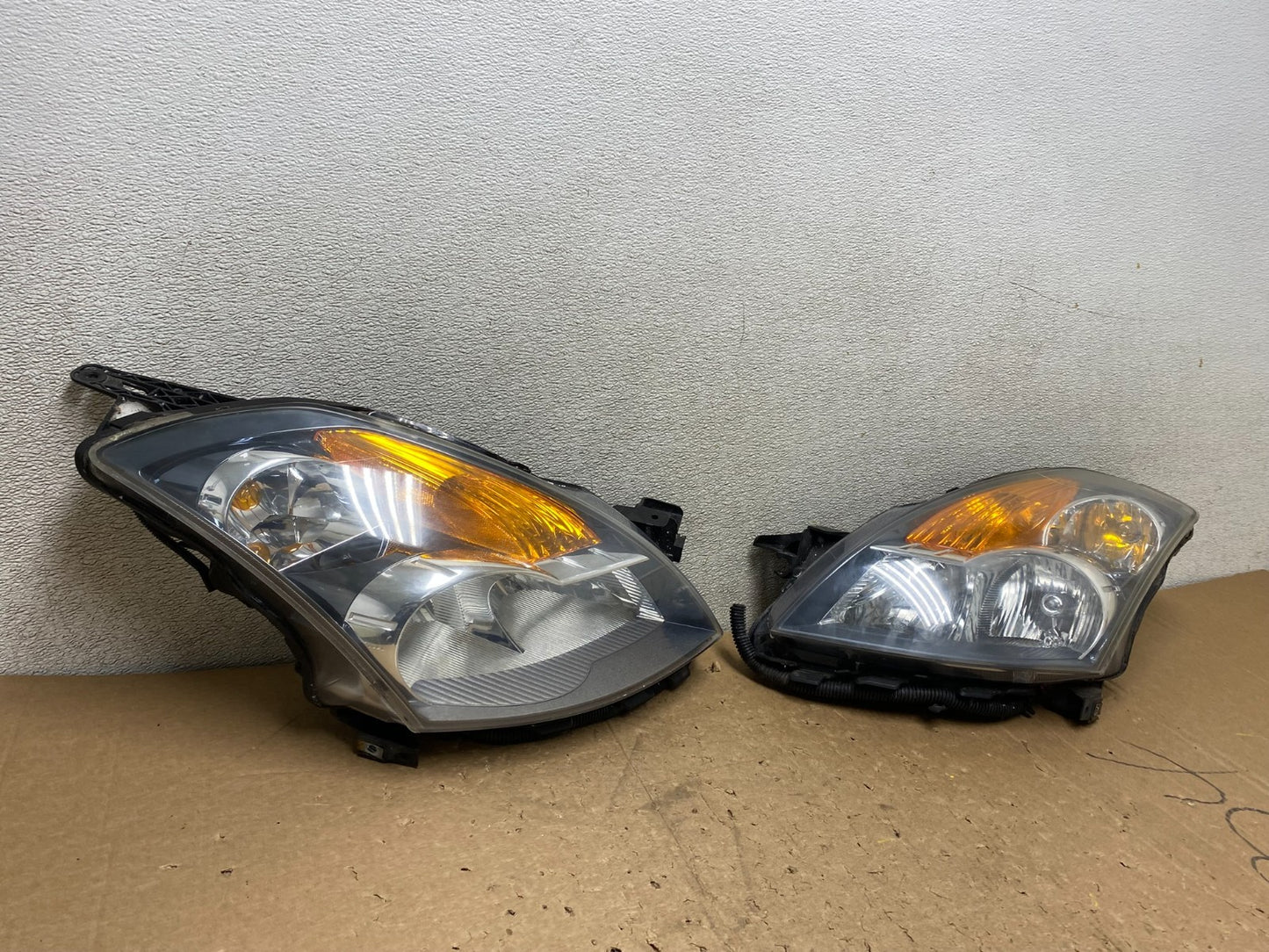 Sedan 2007 2008 2009 Nissan Altima Left+Right Set Headlights V0329 DW2