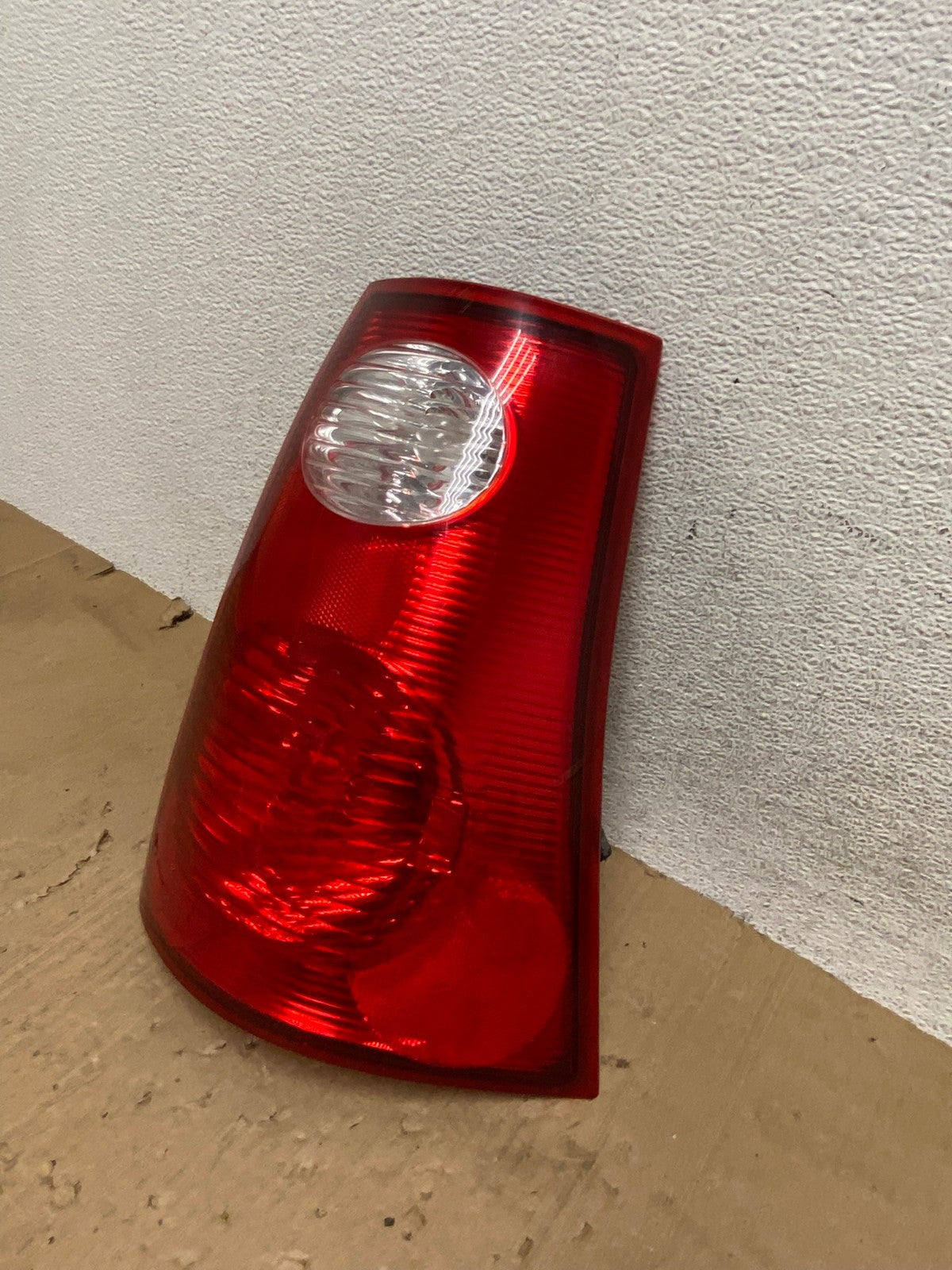 2001-2005 Ford Explorer Sport Trac Right Passenger RH Tail Light AE9248 LK1