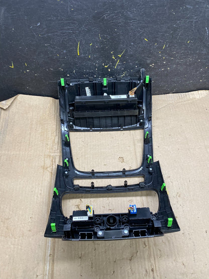 2014 2015 Kia Sorento Center Radio Climate Control Clock Trim Heat Seat X5827 DG4