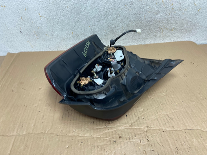 2004-2007 Toyota Highlander Left Driver LH Side Tail Light AI1259 LK4