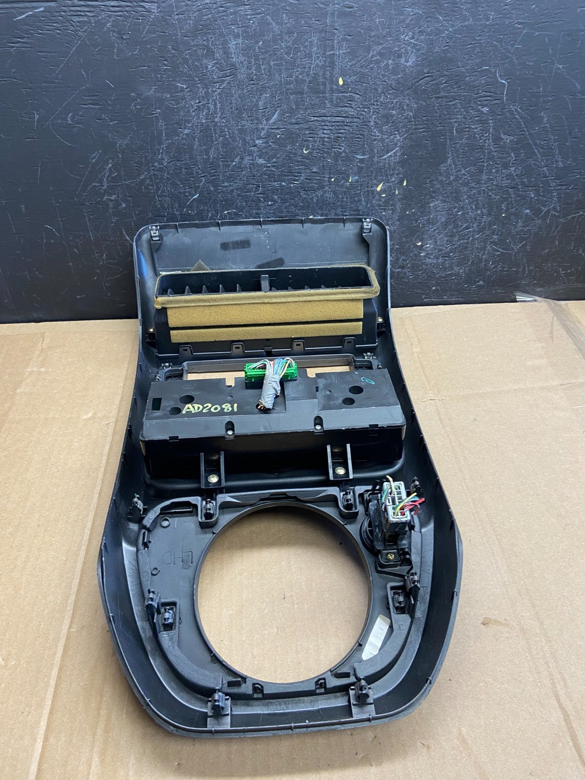 2003 to 2008 Honda Element Radio Climate Control Shifter Bezel AD2081 DG4