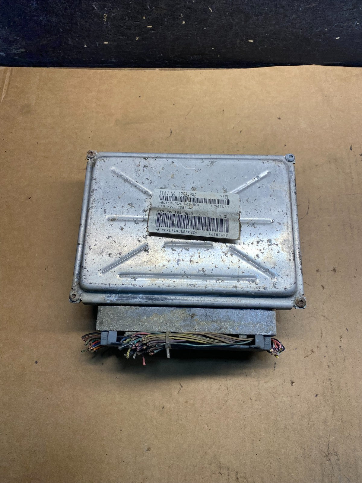 2003-2006 Chevrolet Tahoe Silverado Engine Control Unit Module ECM ECU AH7240 DW0