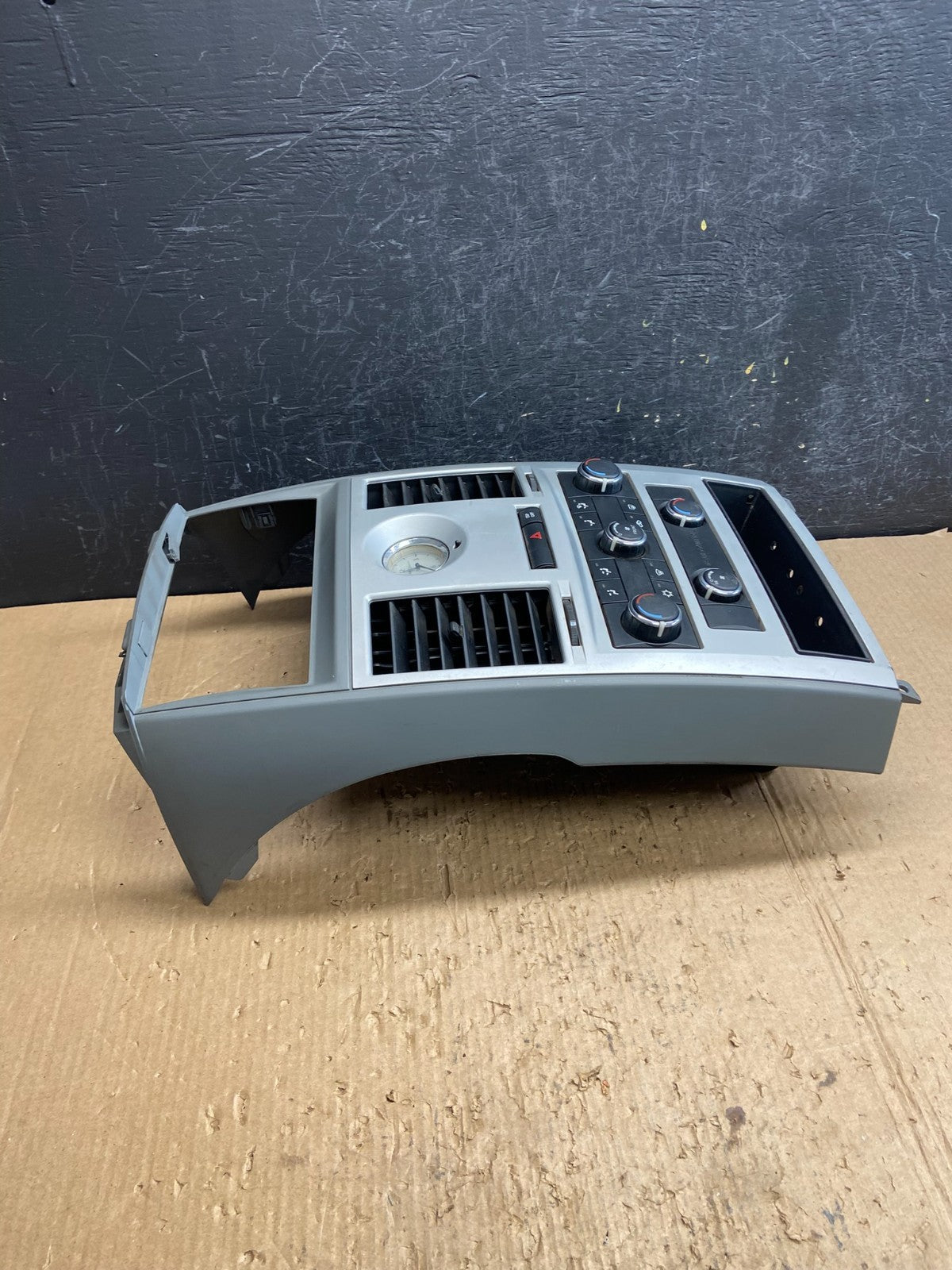 2008-2010 Chrysler Town Country Climate Control Panel Center Dash Trim AF1467 DG1