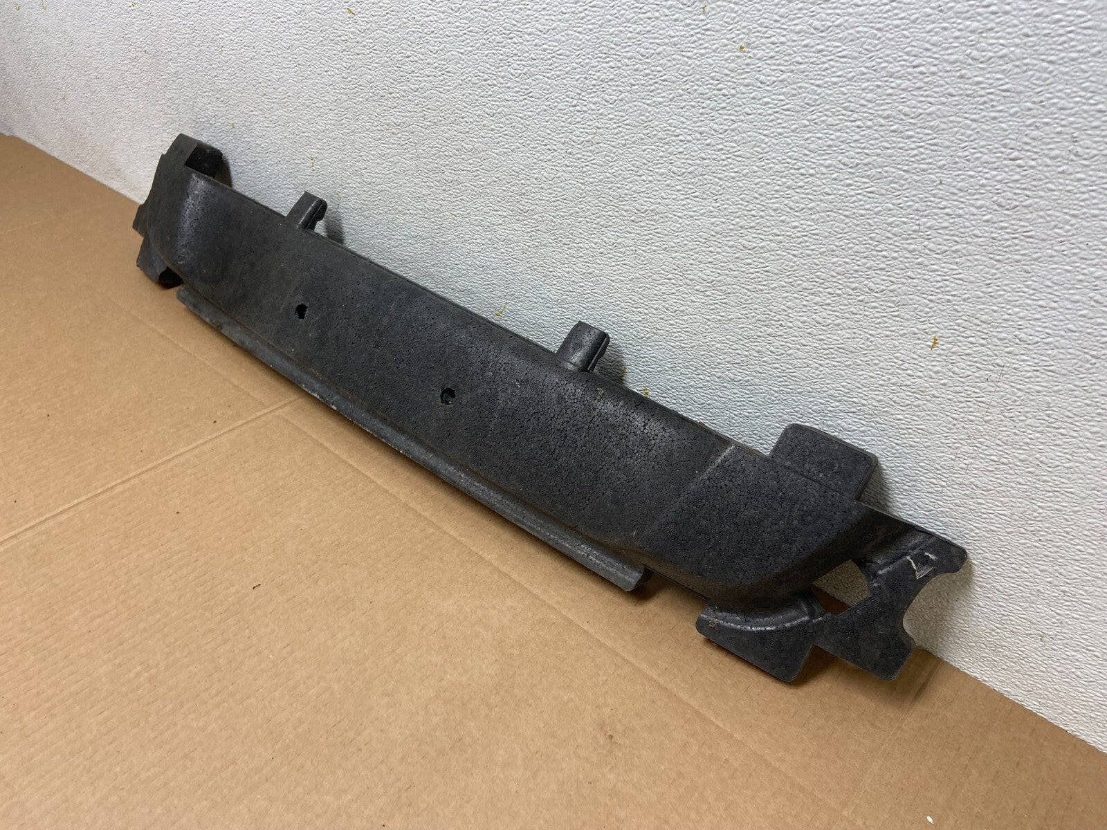 2001 2002 2003 2004 Volvo V70 XC70 Front Bumper Foam Impact Absorber D5952 DG11