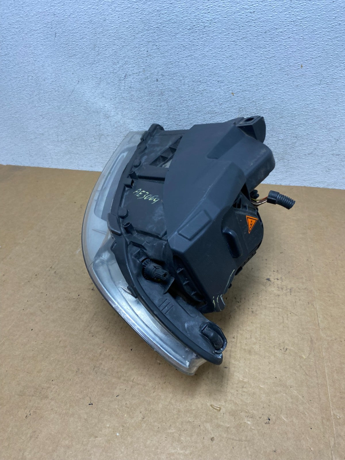2007- 2009 Audi Q7 Right Passenger RH Side Xenon Hid Headlight AE3069 DW9