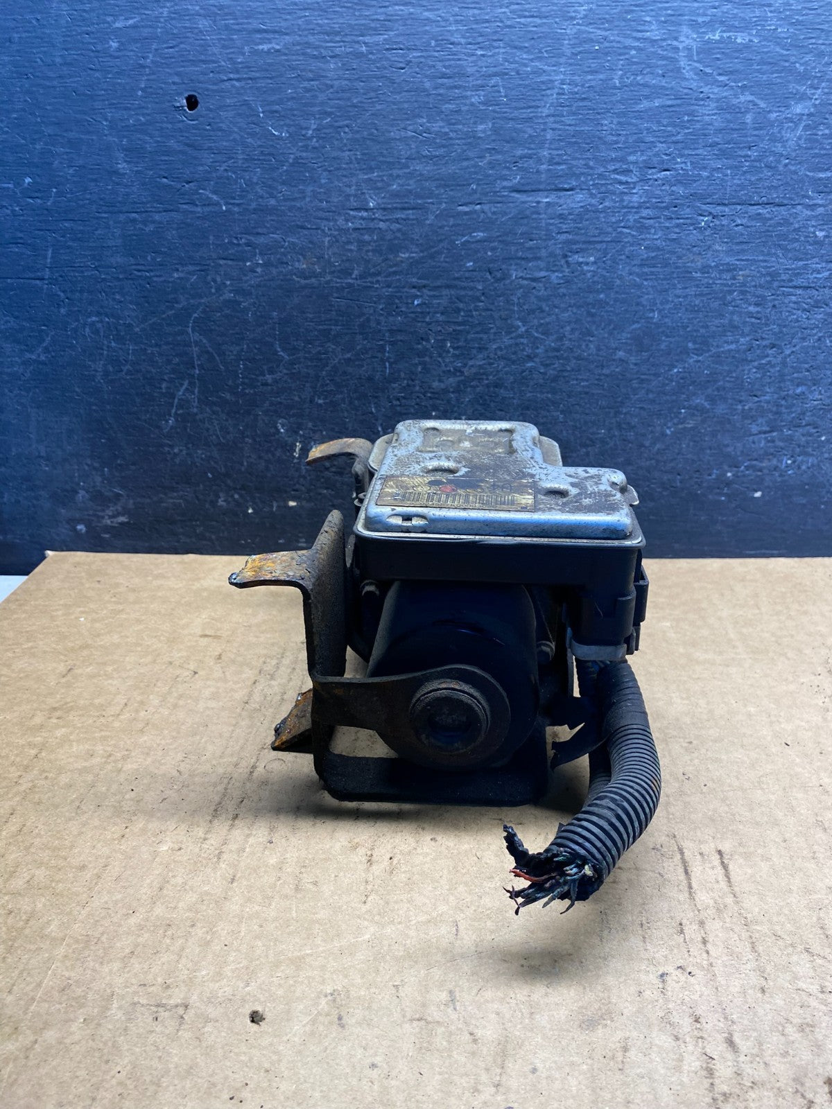 2005 - 2007 Chevy Express GMC Savana 1500 2500 ABS Anti Lock Brake Pump AH7228 D4