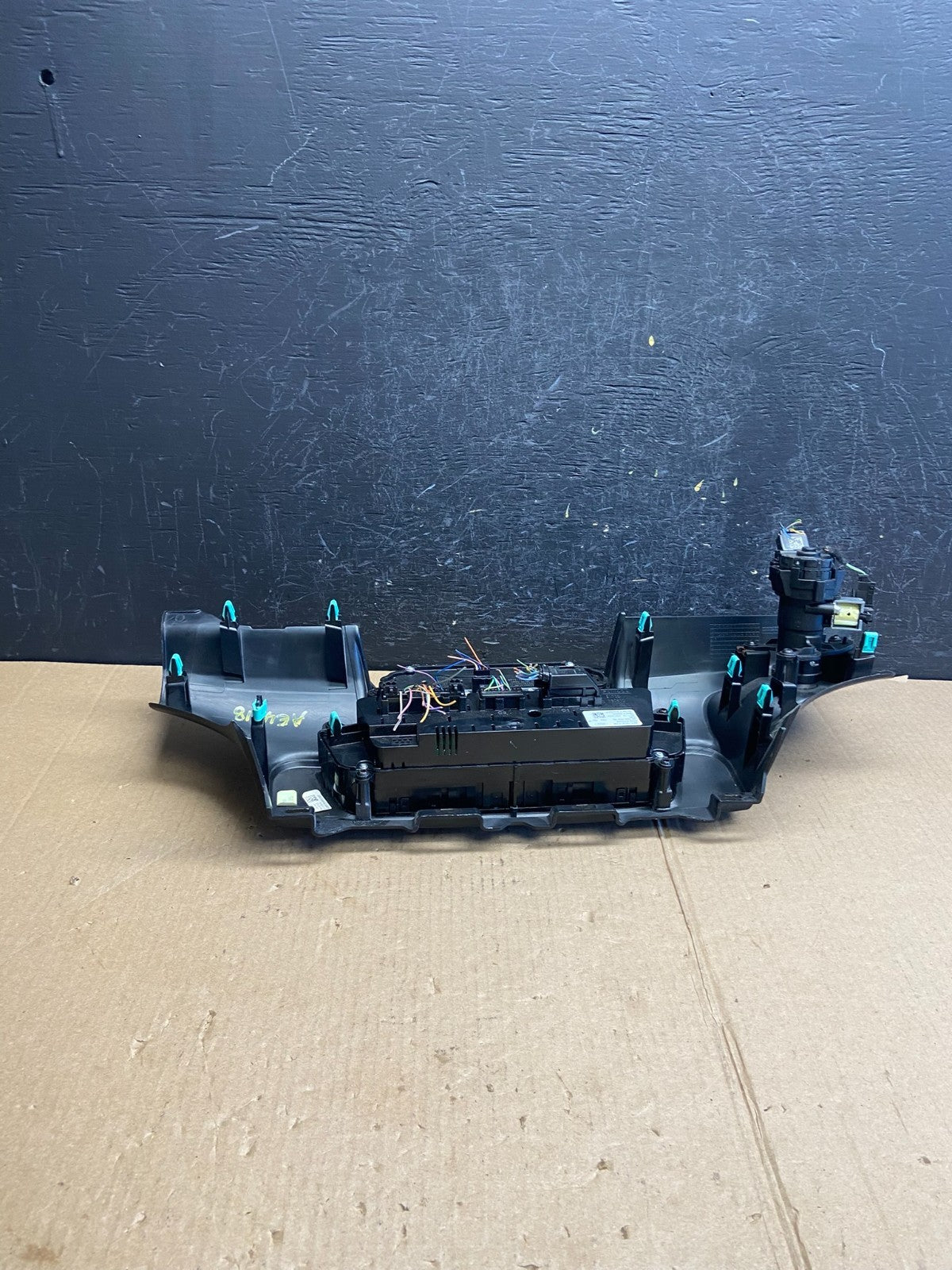 2020 to 2023 Ford Explorer A/C Heater Climate Control Panel ae4218 DG4
