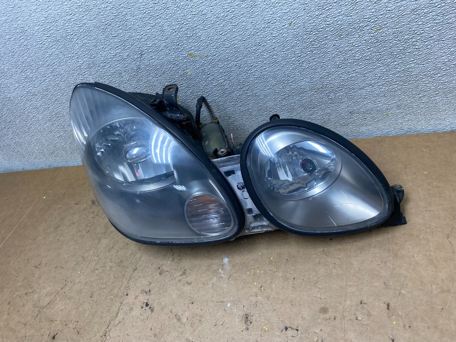 2001 to 2005 Lexus GS430 Gs300 Right Passenger Headlight Xenon HID x6921 DG1