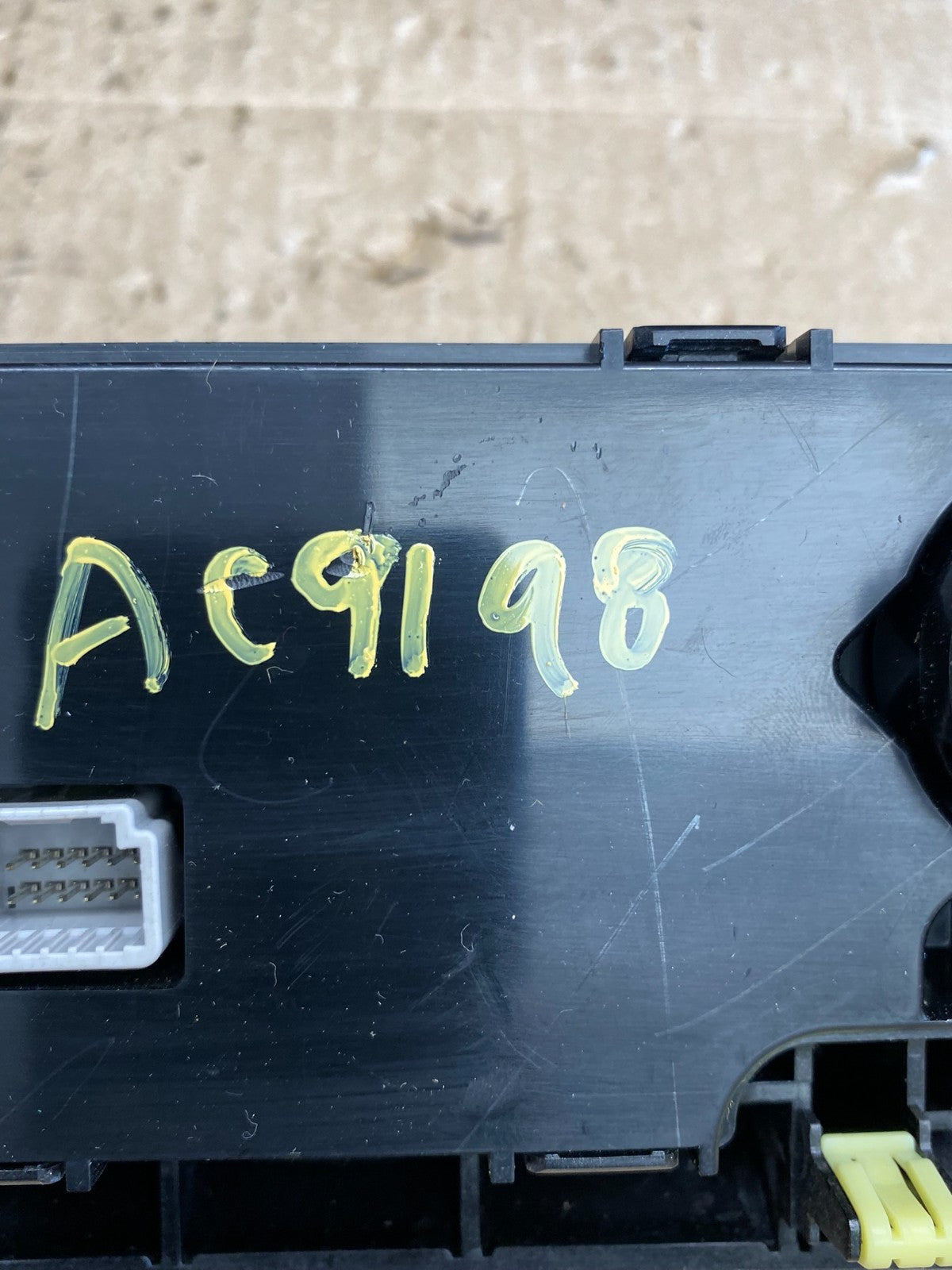2010 - 2014 Subaru Outback Legacy A/C Heater Climate Control Unit AC9198 DG5
