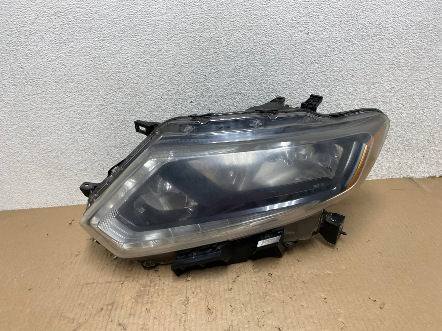 2014 2015 2016 Nissan Rogue Left Driver LH Halogen Headlight AE8866 LK0