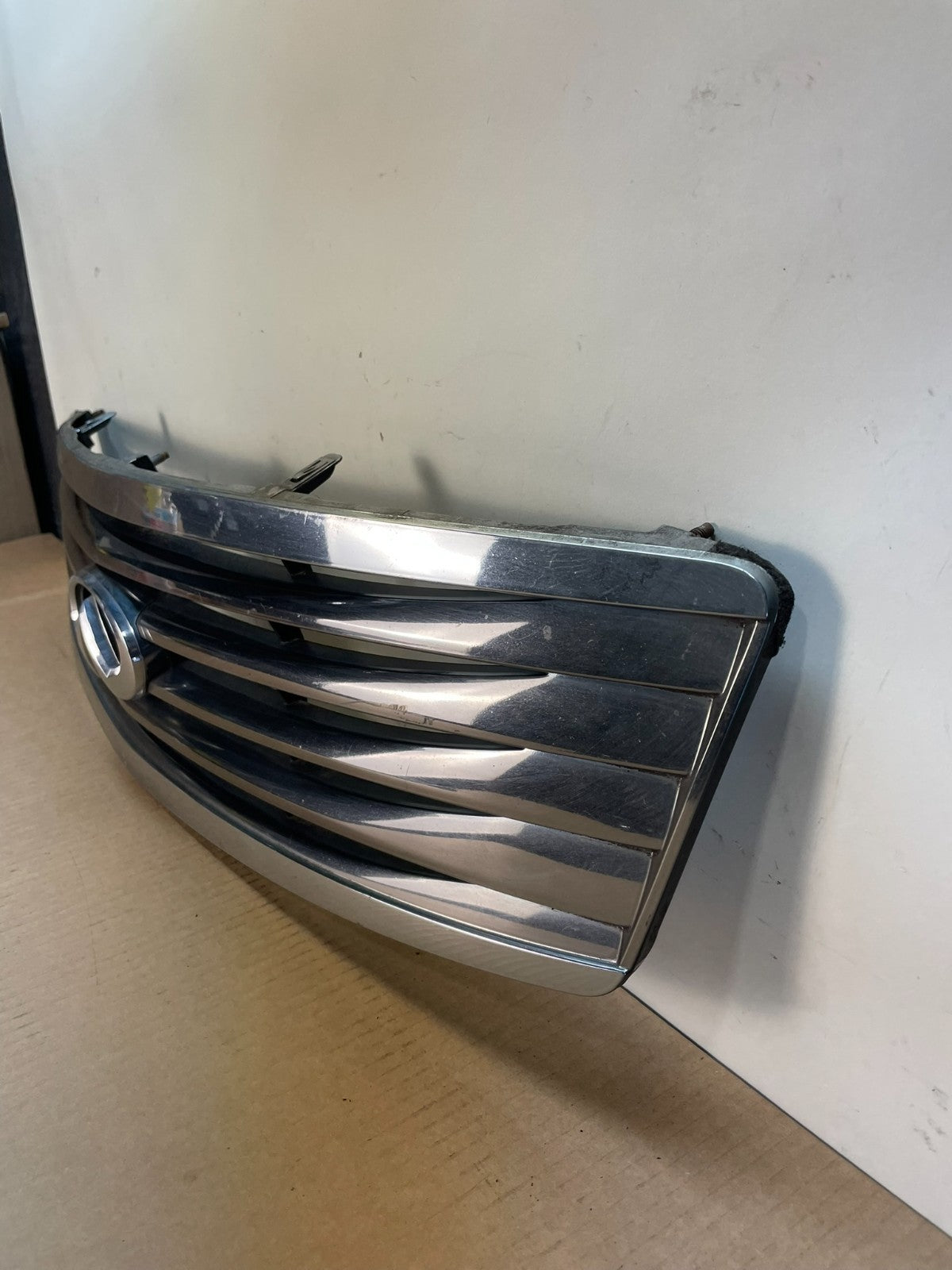 2007-2009 Infiniti G35 G37 Sedan Front Upper Grill Grille AJ1038 DG1