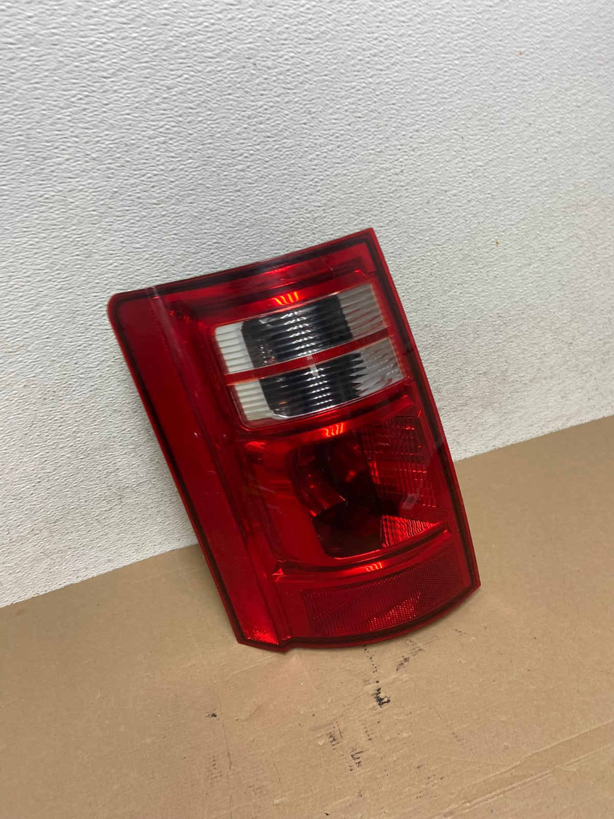 2008 to 2010 Dodge Grand Caravan Left Driver LH Side Tail Light AF4401 LK2