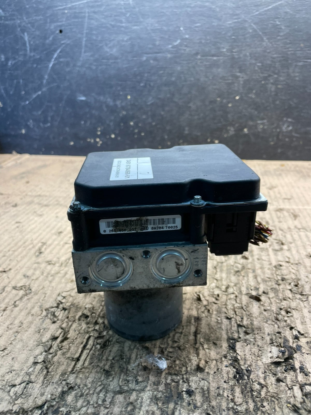 2007 to 2013 BMW 328i ABS Anti-Lock Brake Pump 3451 6784868-01 V6445 DG1