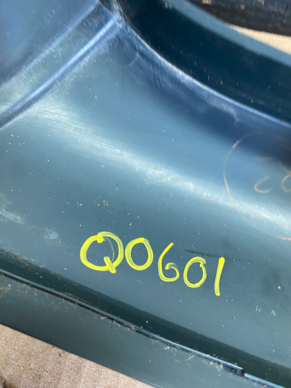 1999 Chevrolet Express 3rd Third Brake Light Trim Spoiler Q0601 DG12