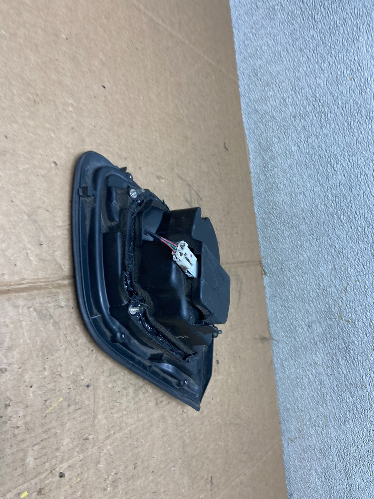 1997 1998 1999 Nissan Maxima Right Passenger RH Inner Tail Light Oem AA1457 PS4