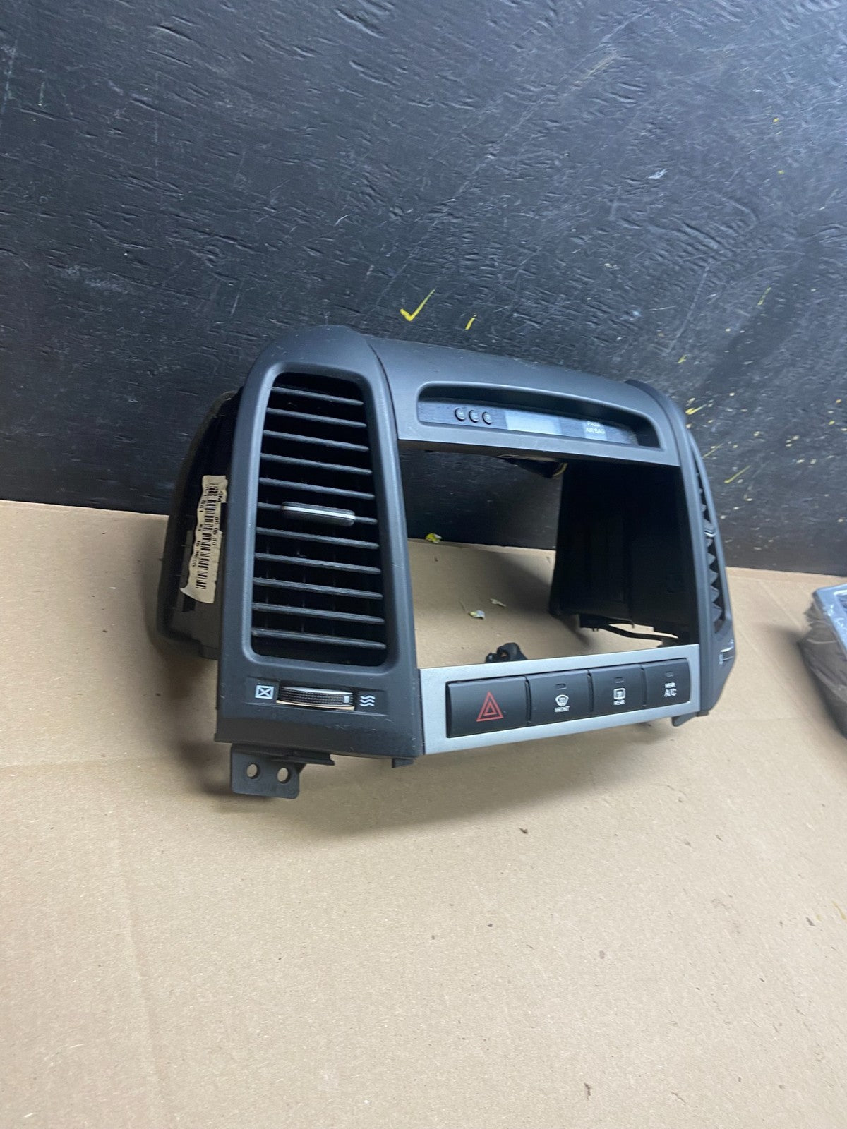 2007 to 2012 Hyundai Santa Fe Center Air Vent A/C Clock Bezel Trim T9125 DG1