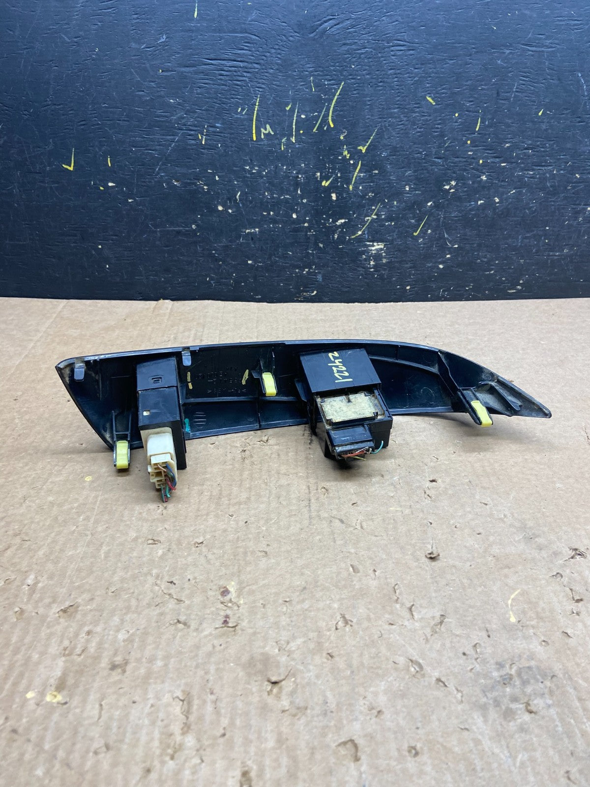 2004 to 2010 Toyota Sienna Right Side Radio Switches Bezel Trim OEM z4221 DG4