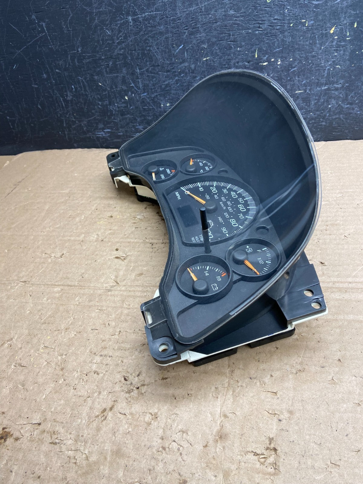 2004 to 2007 Chevrolet Express Speedometer Cluster Gauge af2390 DG2