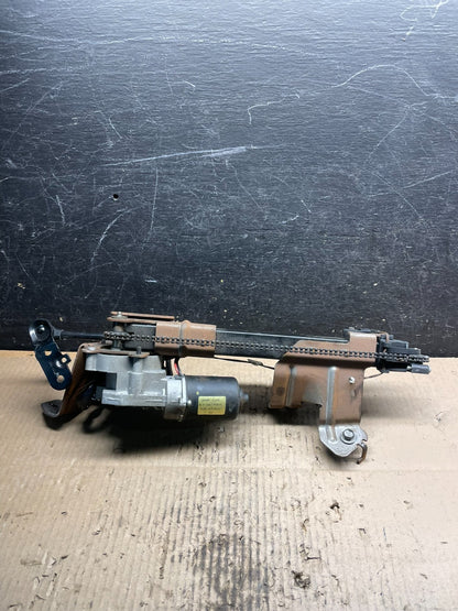 2008 to 2016 Chrysler Town & Country Rear Windshield Wiper Motor u9116 DG1