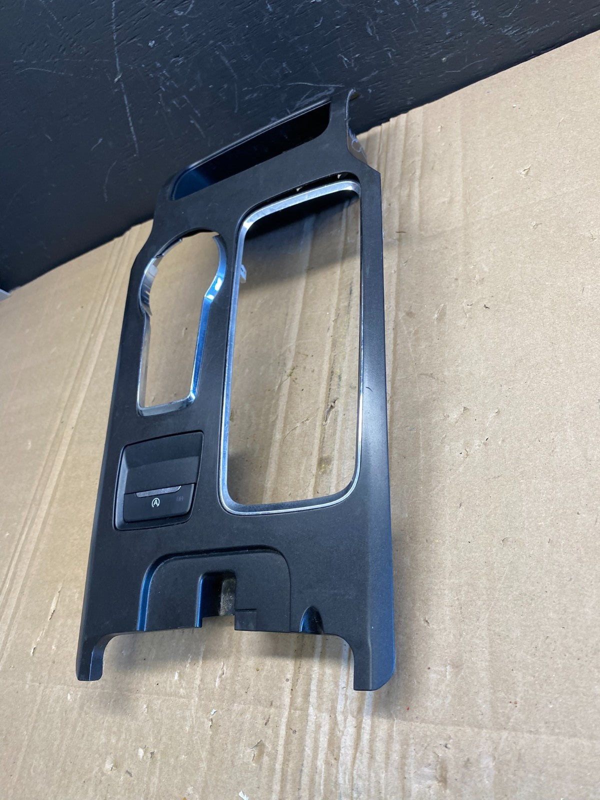 2017 to 2020 Ford Fusion Shifter Floor Center Console Trim Bezel OEM ab8794 DG1