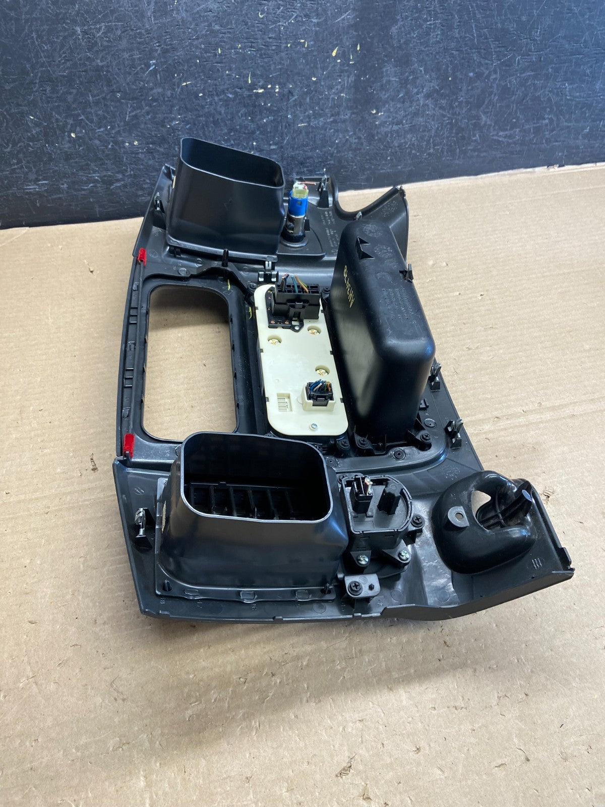 2002 to 2005 Dodge Ram Radio Climate Control Dash Air Vent Bezel Trim ah3478 DG4