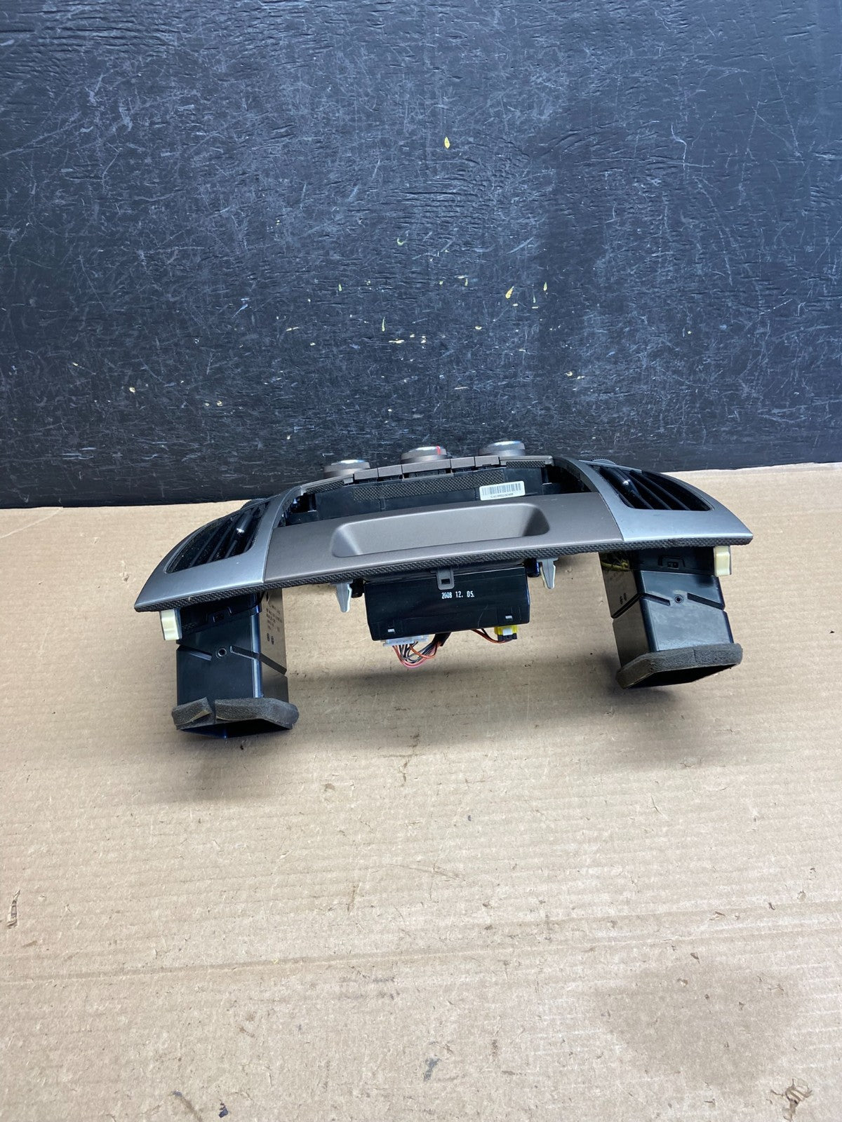 2009 - 2010 Hyundai Sonata Center Radio Climate Control Air Vent Bezel AH3556 DG3