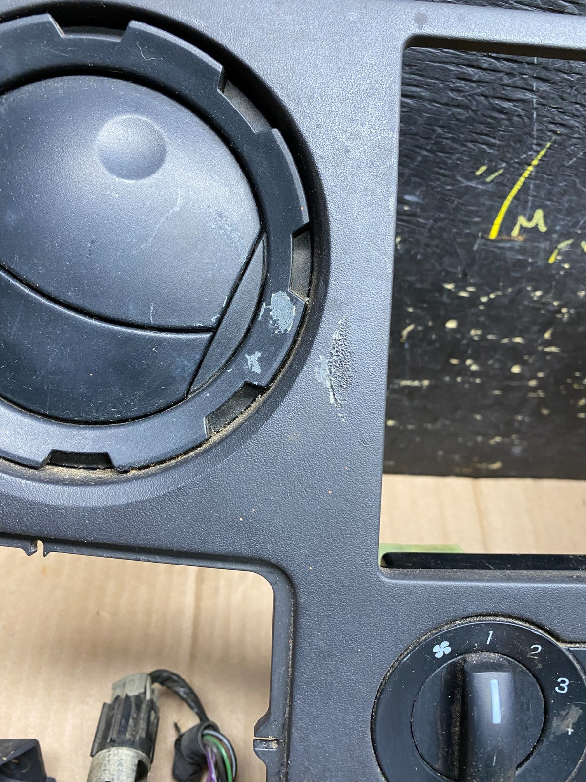 2008-2010 Ford F250 F350 Radio Climate Control Radio Dash Bezel Panel AA4454 DG3