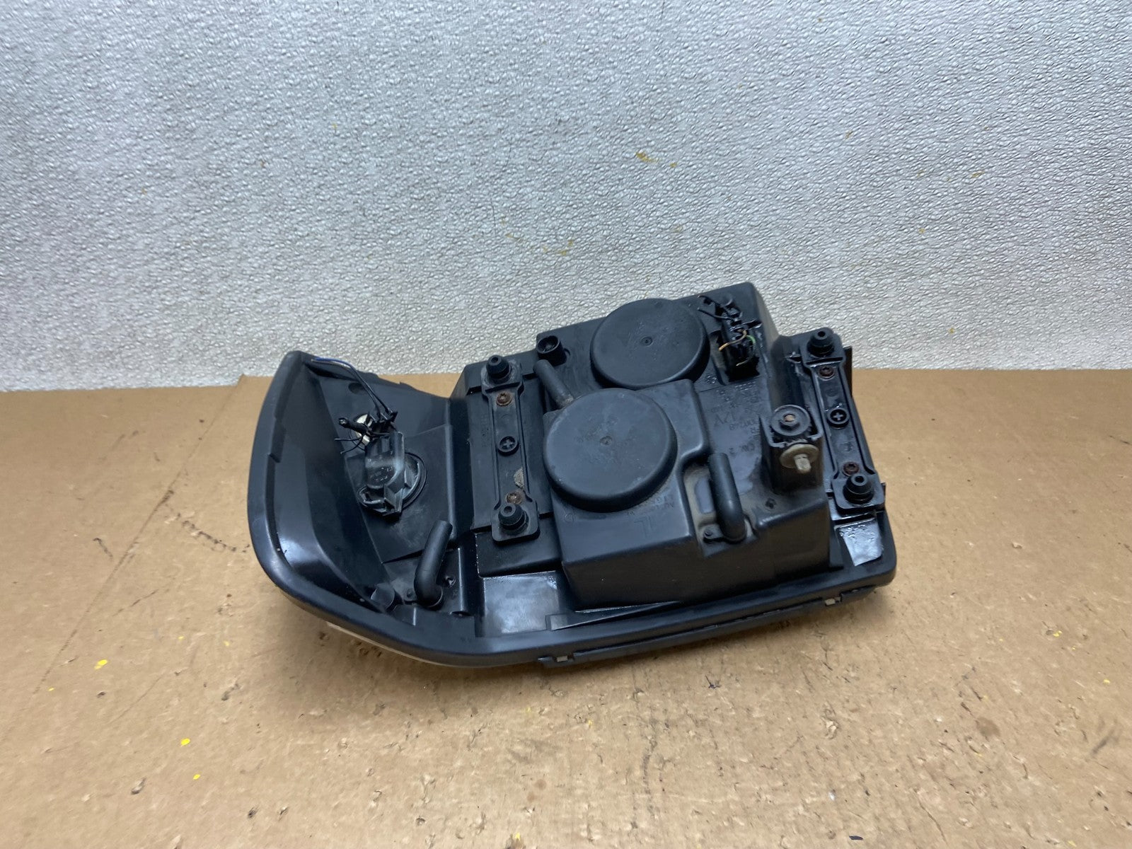 2002 to 2009 Gmc Envoy Right Passenger RH Side Headlight Halogen Z9352 DW5