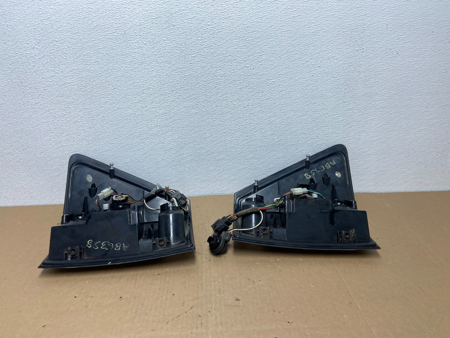 2005-2006 Jeep Grand Cherokee Left+Right Set Black LED Tail Lights AB6358 DG5