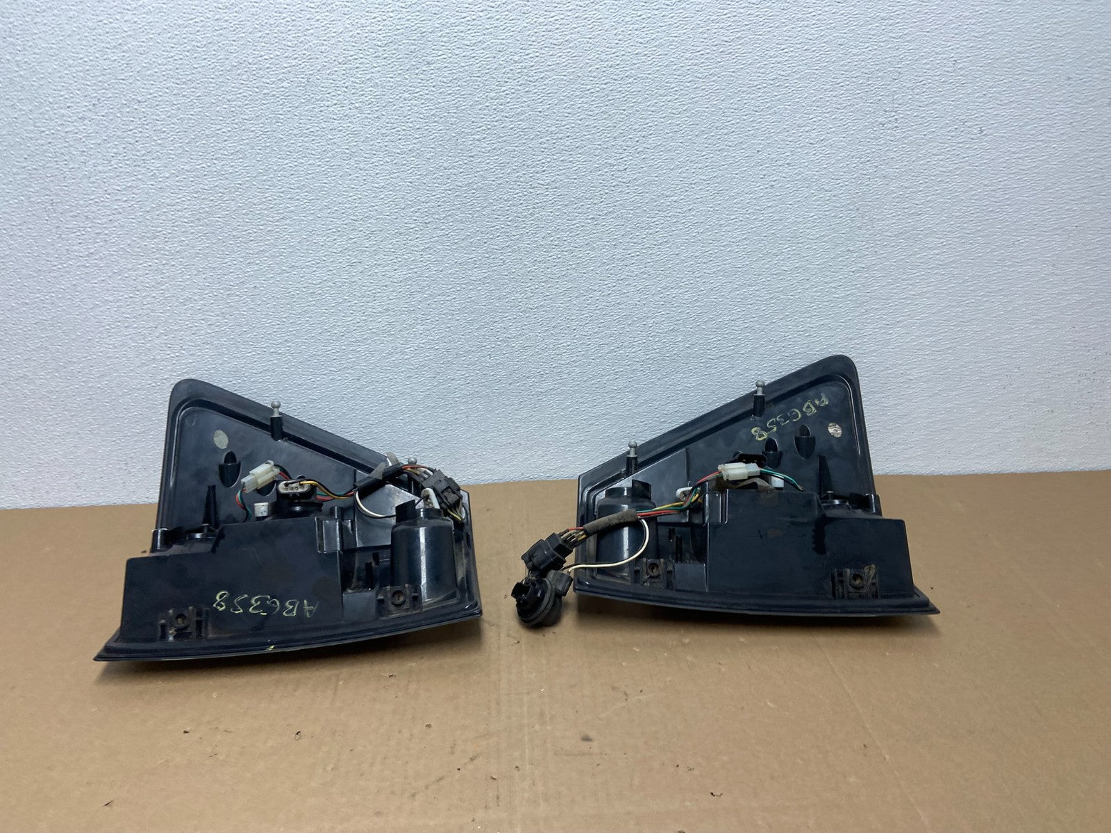 2005-2006 Jeep Grand Cherokee Left+Right Set Black LED Tail Lights AB6358 DG5