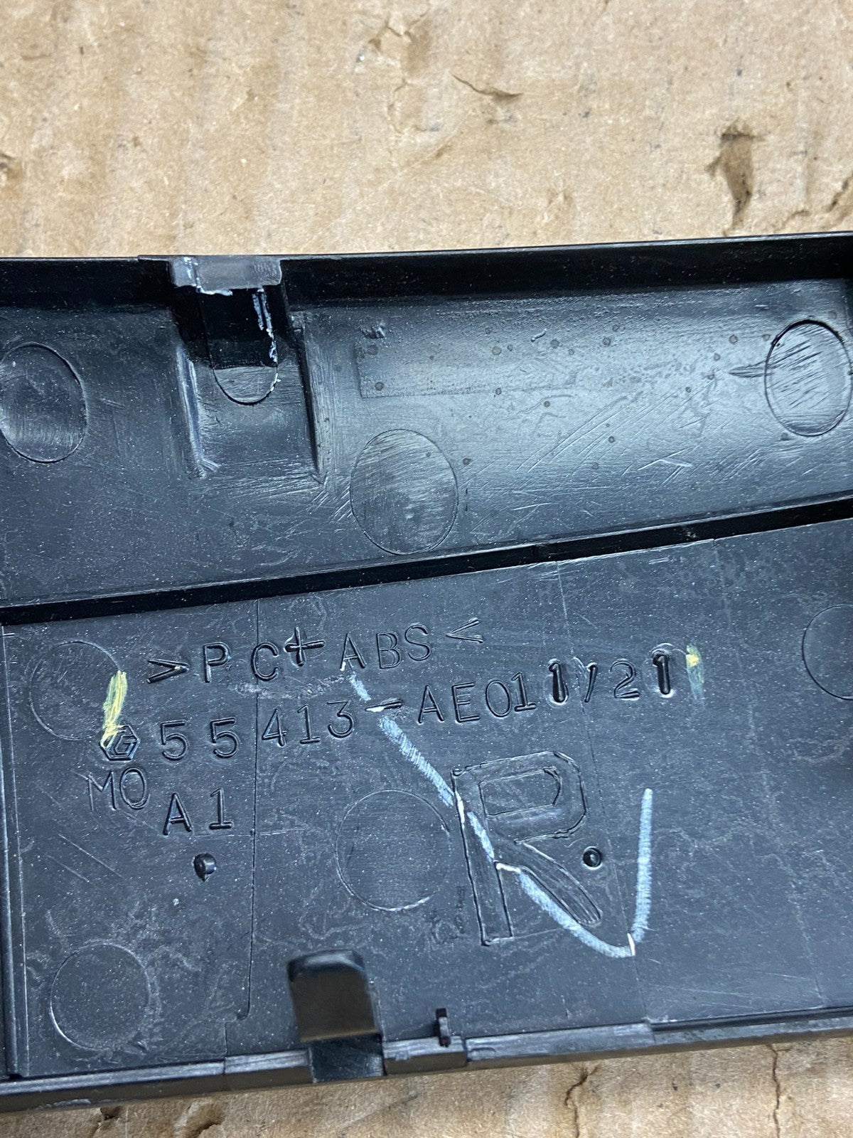 2004 to 2010 Toyota Sienna Right Side Radio Switches Bezel Trim ad2319 DG4