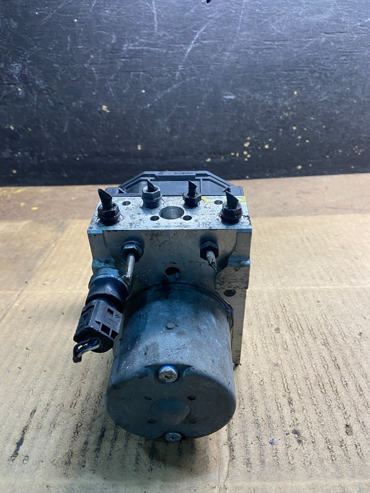 2001 2002 2003 BMW 325i 330i ABS Anti Lock Brake Pump 3451 6762113 Y7212 DG3